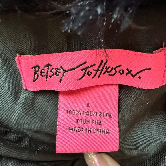 Betsey Johnson Women's Black Faux Fur Vest Size L - Picture 4 of 4